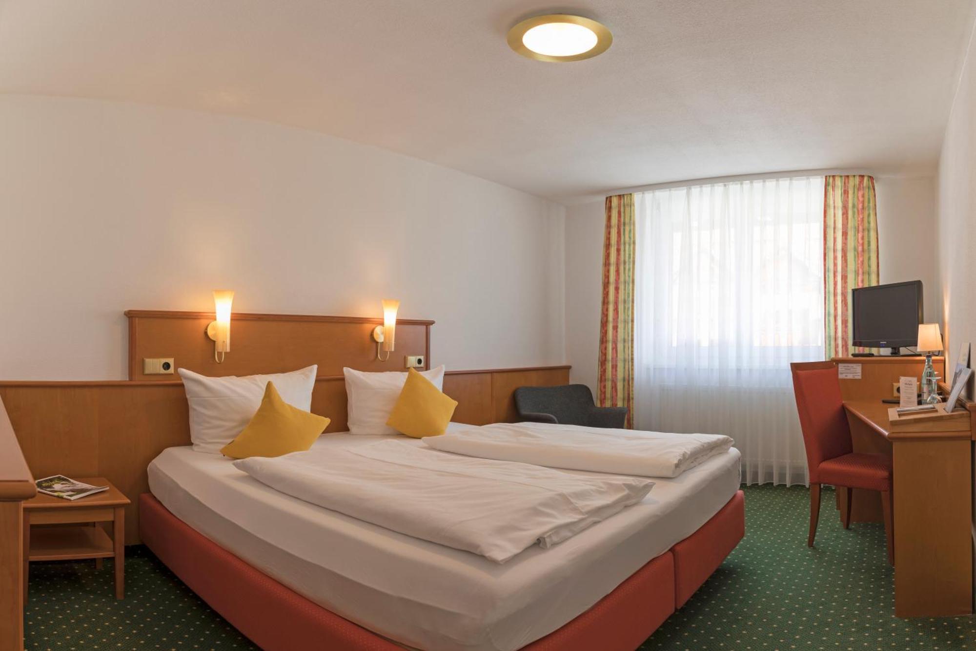 Hotel Widmann's Löwen Königsbronn Exterior foto