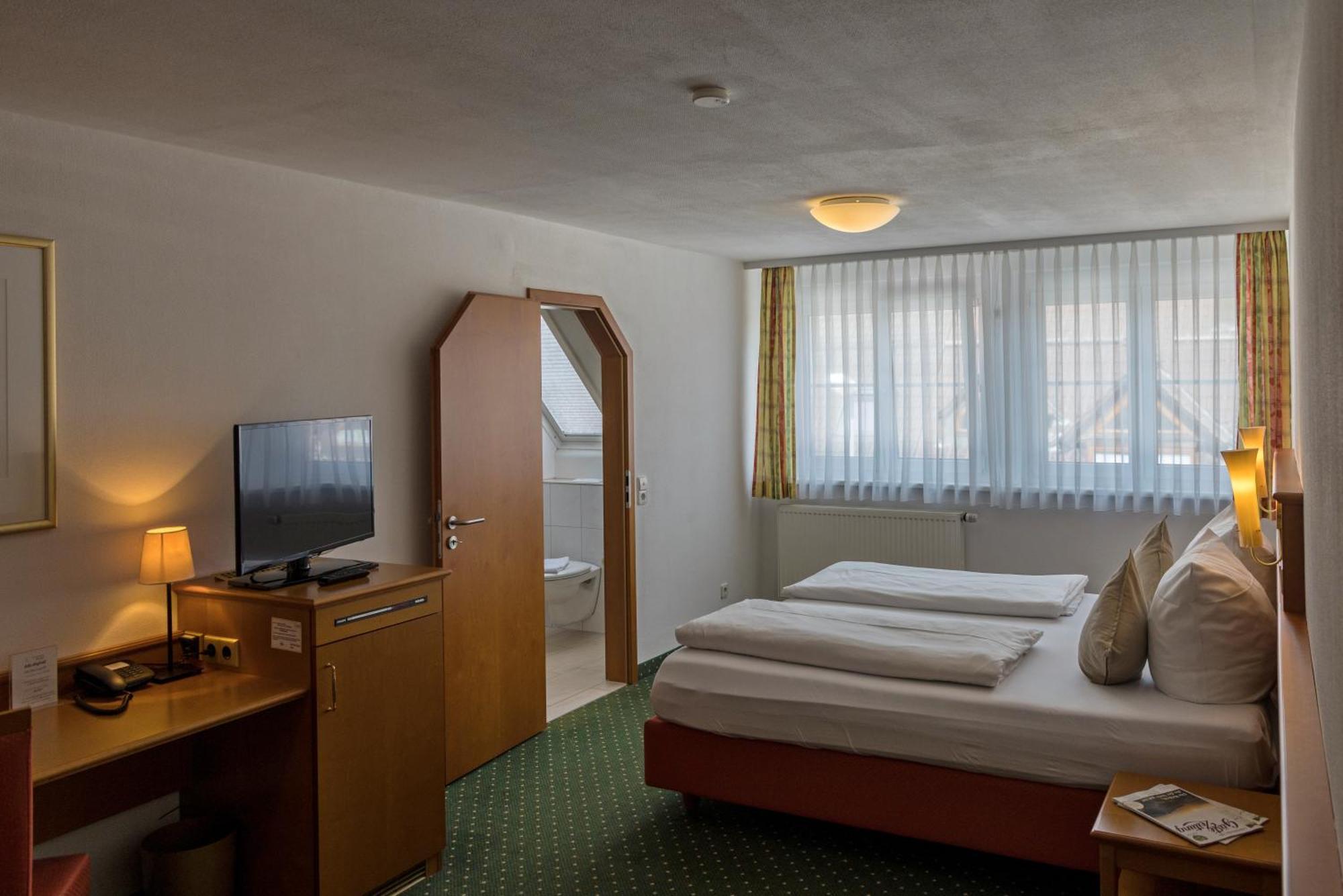 Hotel Widmann's Löwen Königsbronn Exterior foto
